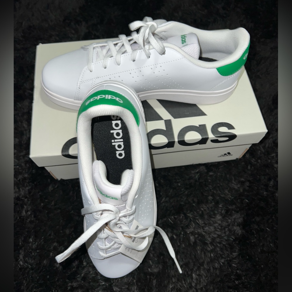 Men’s Adidas Advantage Size US‎ 7 NIB